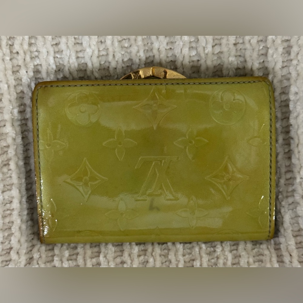 Authentic Louis Vuitton Vernis Wallet - Picture 2 of 10